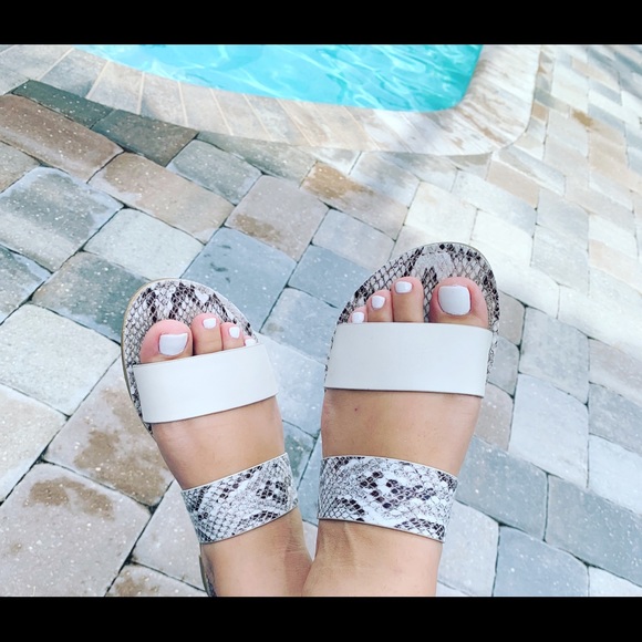 New Queen Sandal in SNAKE 😍 - Picture 4 of 5